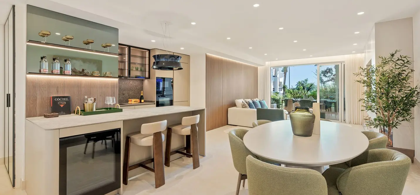 Venta de apartamento en planta baja en Estepona 1