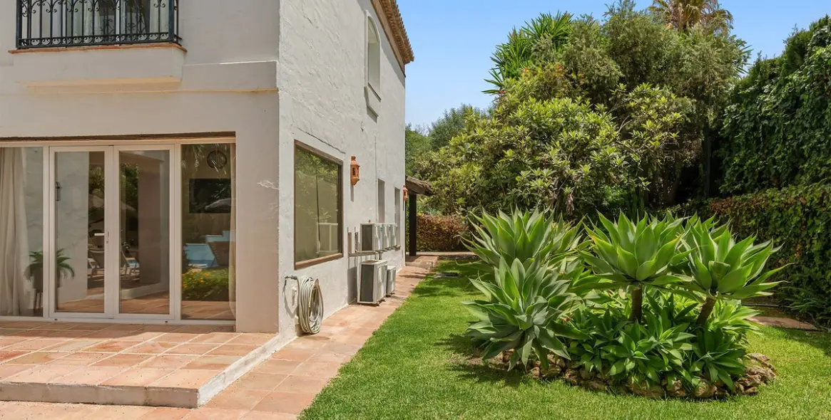Venta de villa independiente en El Rosario 44