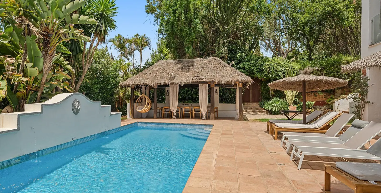 Sale of detached villa in El Rosario 4