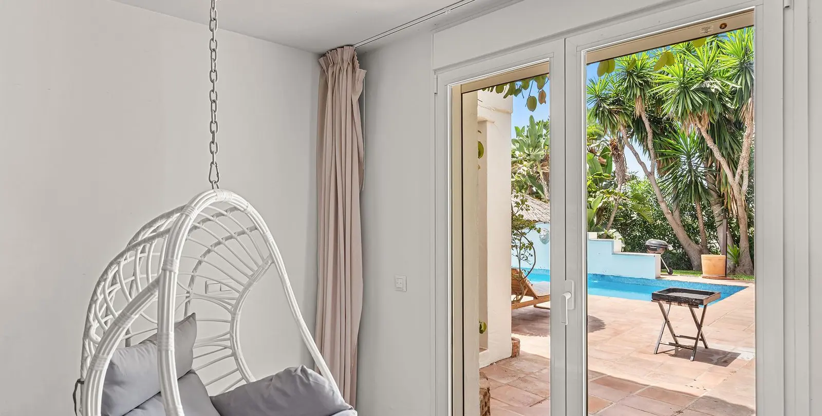 Sale of detached villa in El Rosario 17