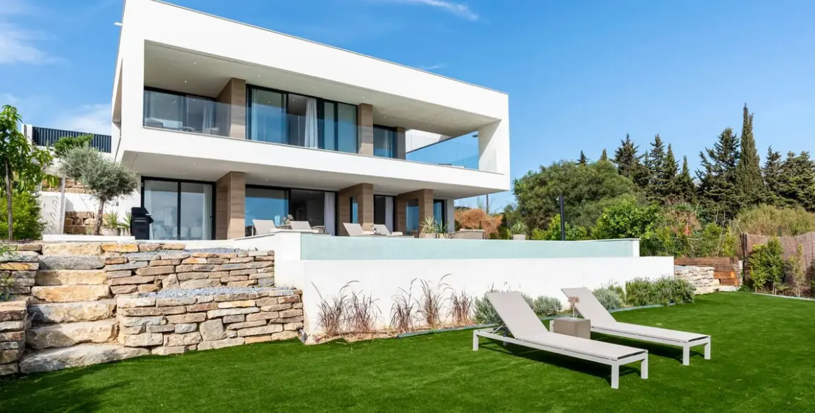 Краткосрочная аренда  отдельно стоящей виллы в Estepona 1