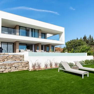 Short-term rent of detached villa in Estepona
