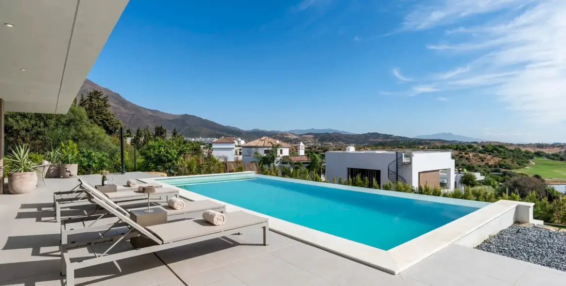 Краткосрочная аренда  отдельно стоящей виллы в Estepona 4
