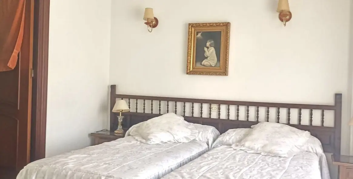 Sale of middle floor apartment in Fuengirola 6
