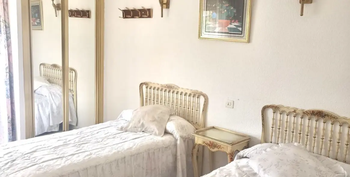 Sale of middle floor apartment in Fuengirola 8