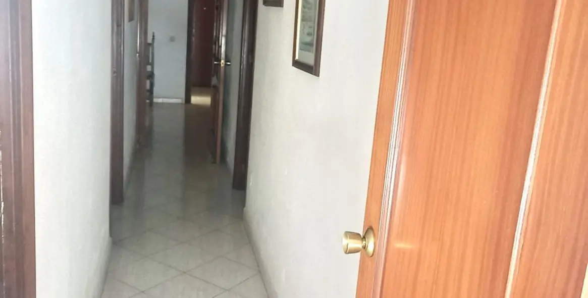 Sale of middle floor apartment in Fuengirola 15