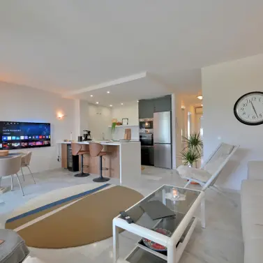 Venta de apartamento en planta media en Calahonda