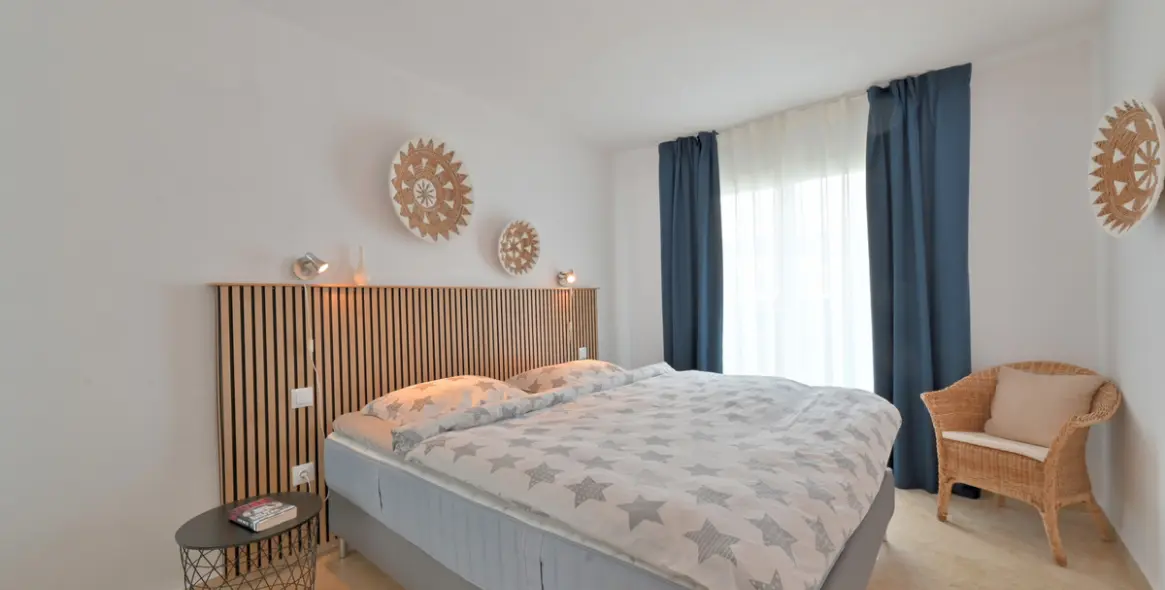 Venta de apartamento en planta media en Calahonda 4