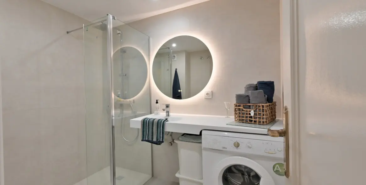 Venta de apartamento en planta media en Calahonda 5