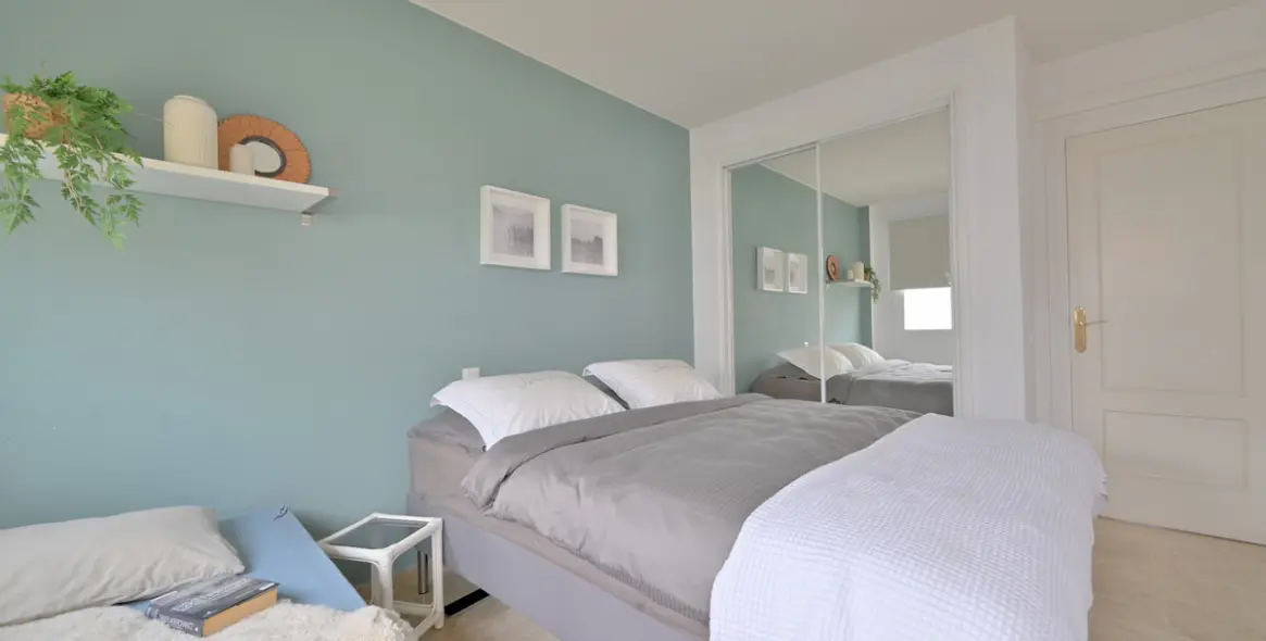Venta de apartamento en planta media en Calahonda 9