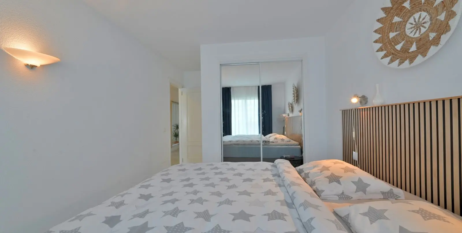 Venta de apartamento en planta media en Calahonda 6