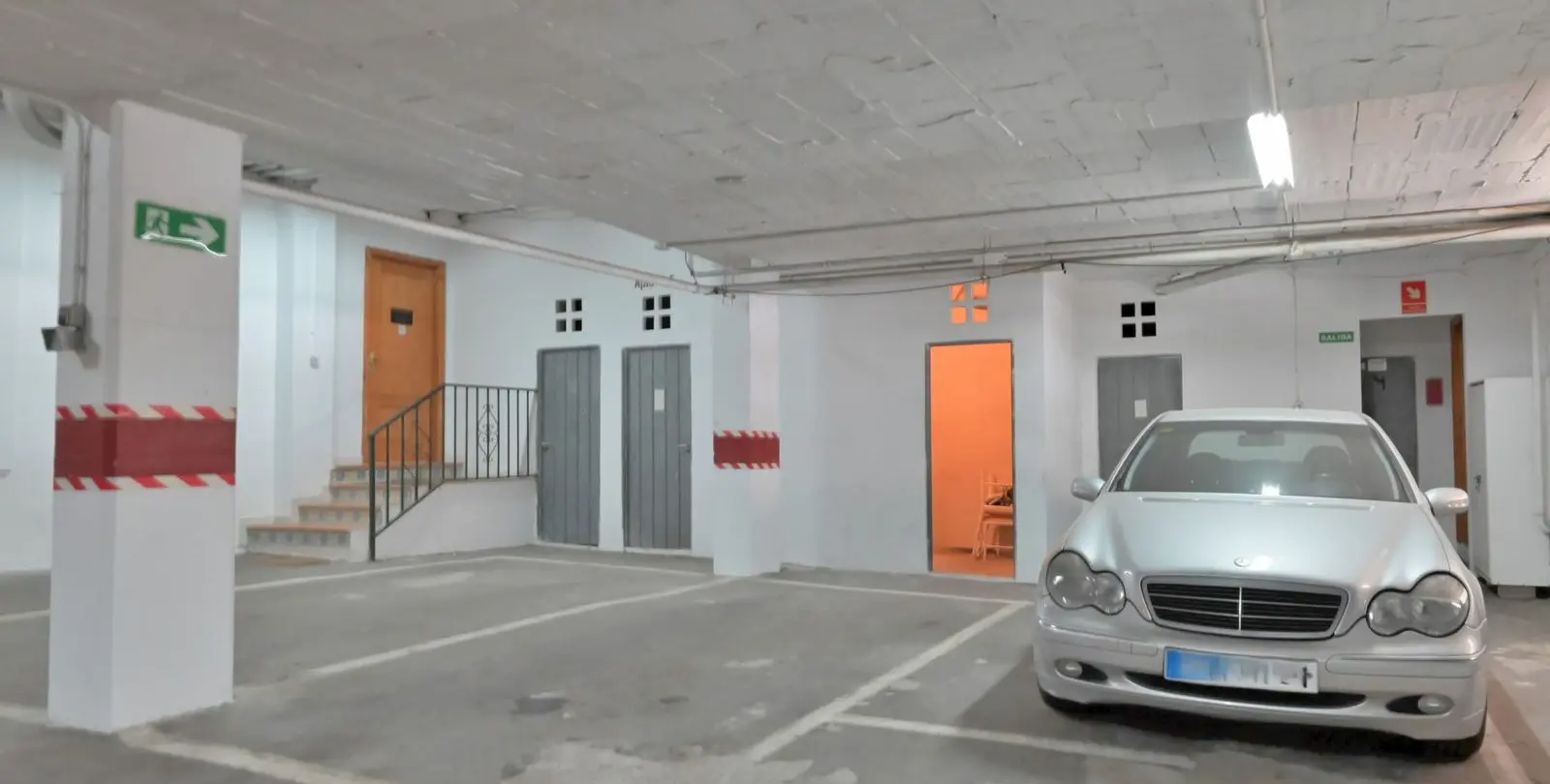 Venta de apartamento en planta media en Calahonda 16