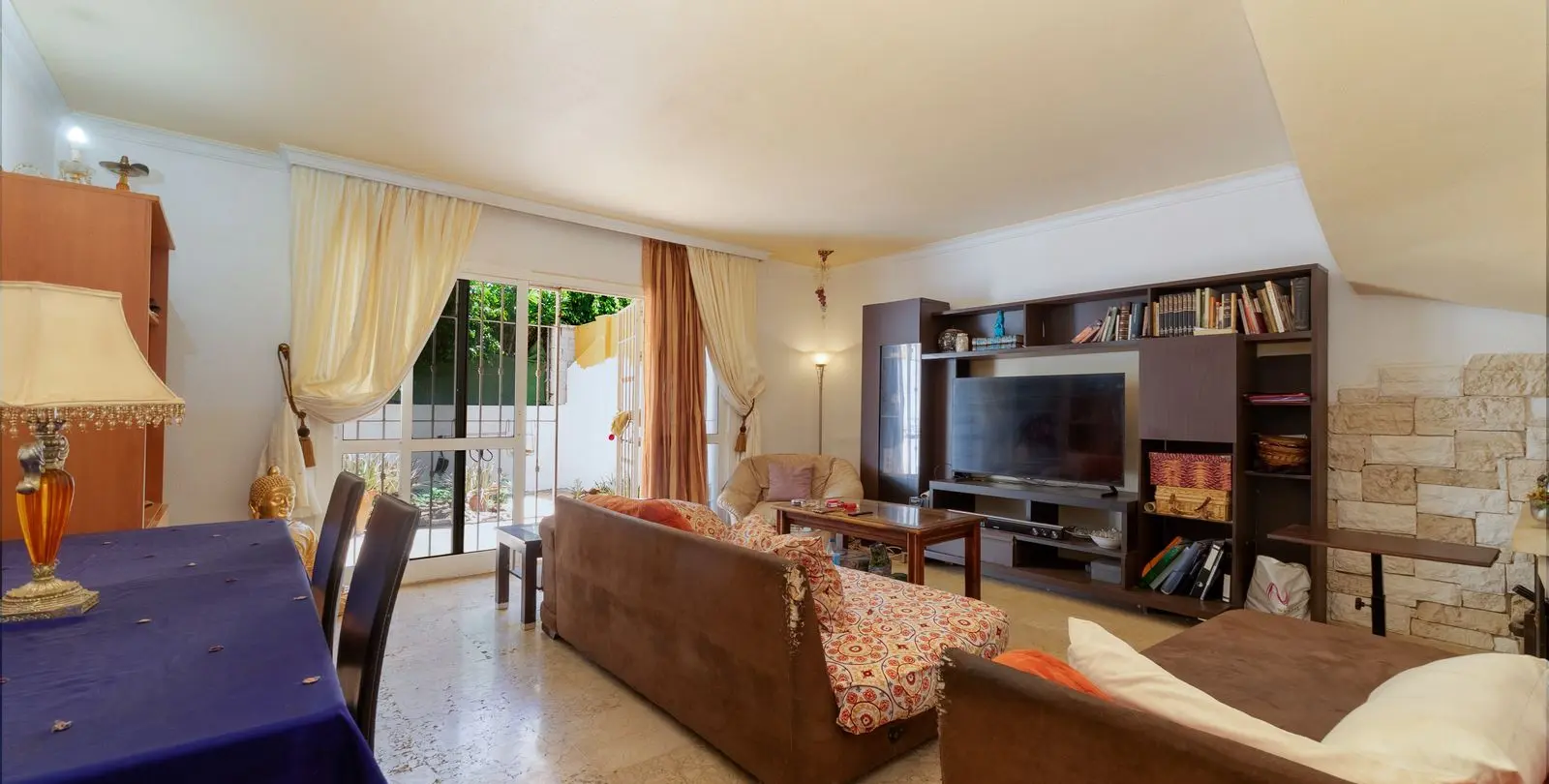 Продажа таунхауса в Las Lagunas 20