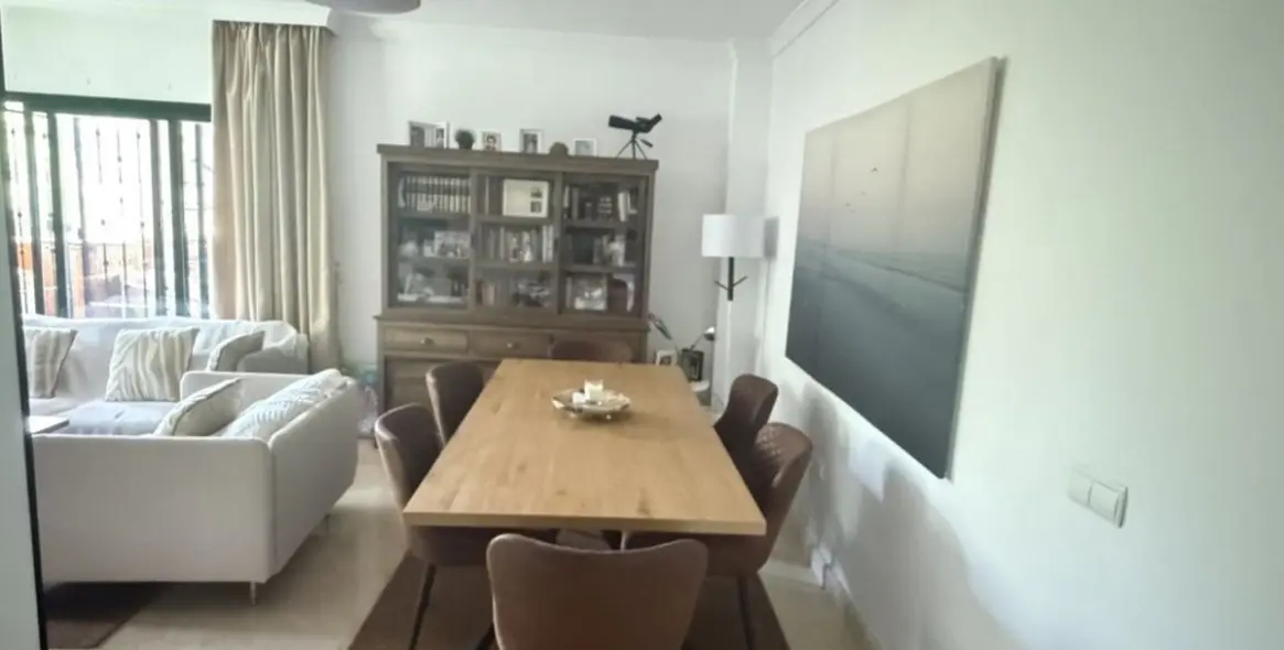 Venta de apartamento en planta media en Marbella 3