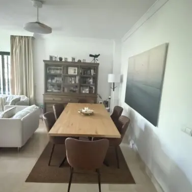 Venta de apartamento en planta media en Marbella
