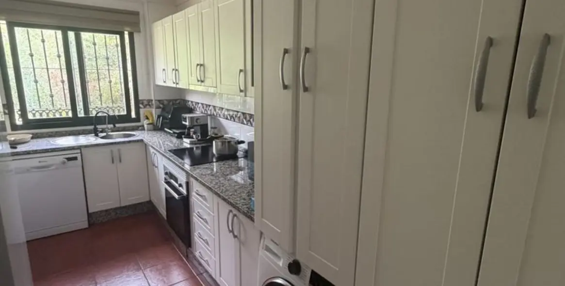 Venta de apartamento en planta media en Marbella 5