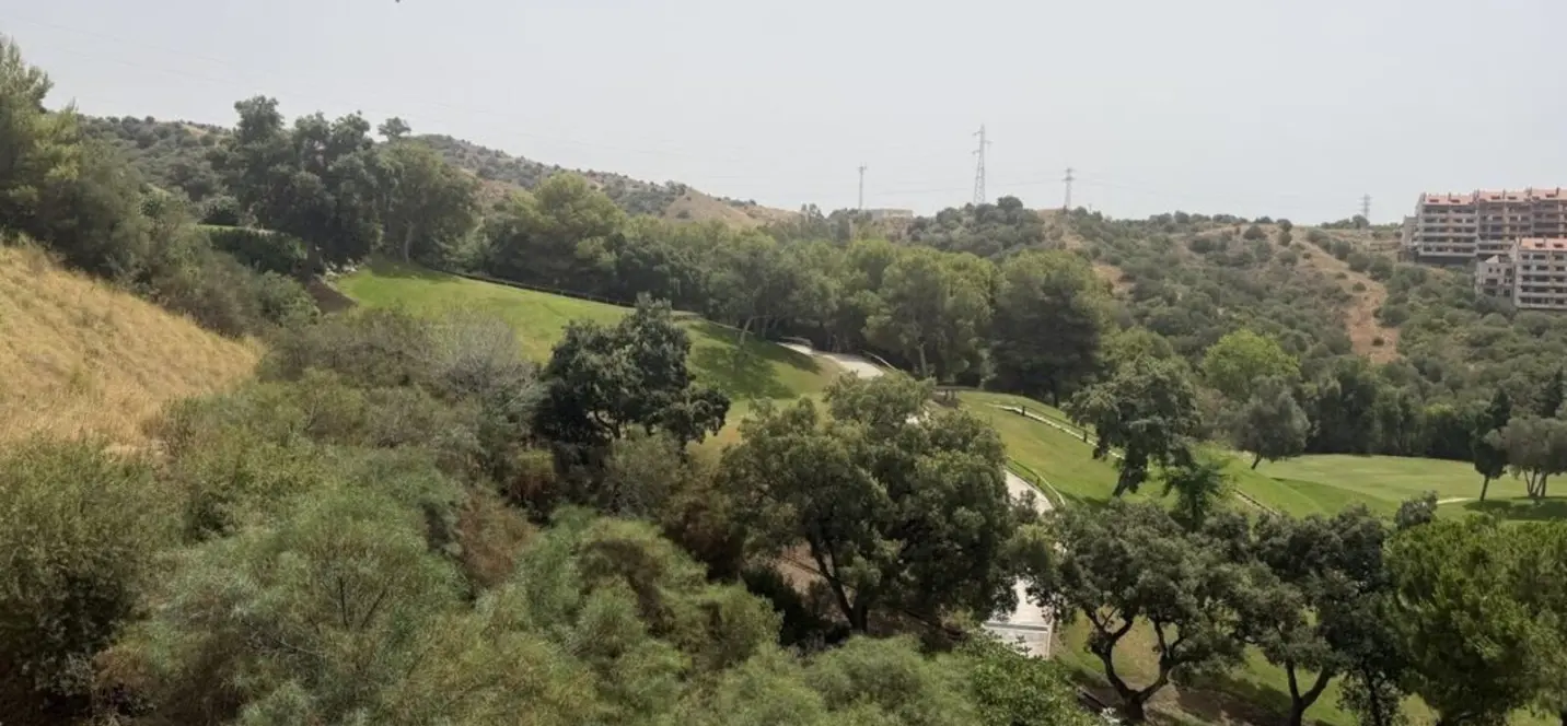 Venta de apartamento en planta media en Elviria 4