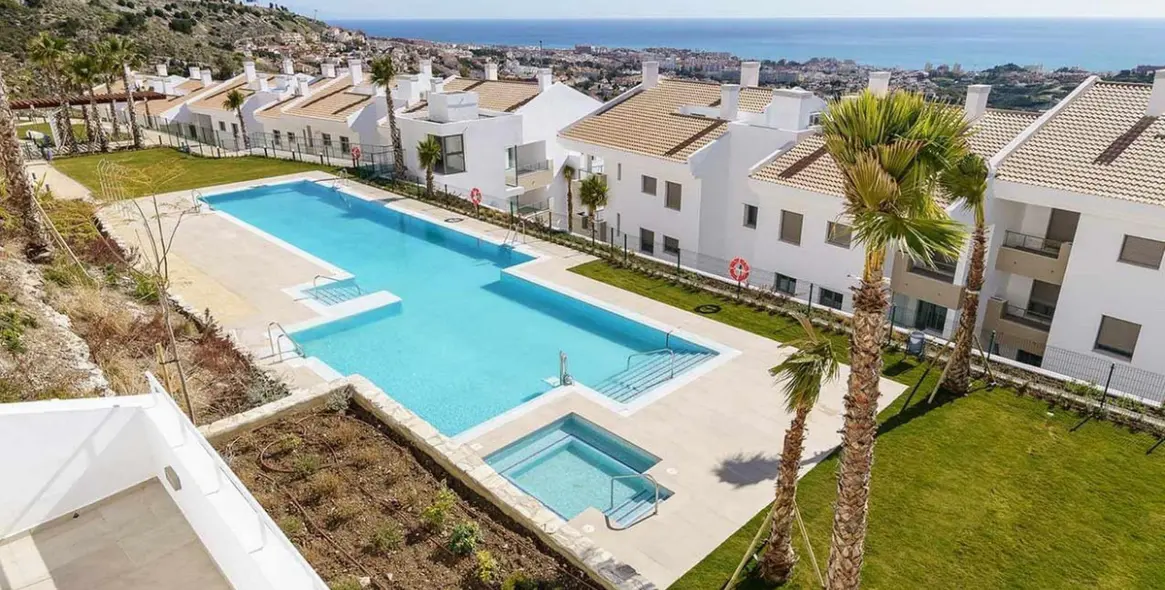 Venta de apartamento en planta media en Benalmadena Pueblo 1