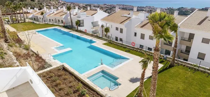 Venta de apartamento en planta media en Benalmadena Pueblo 0