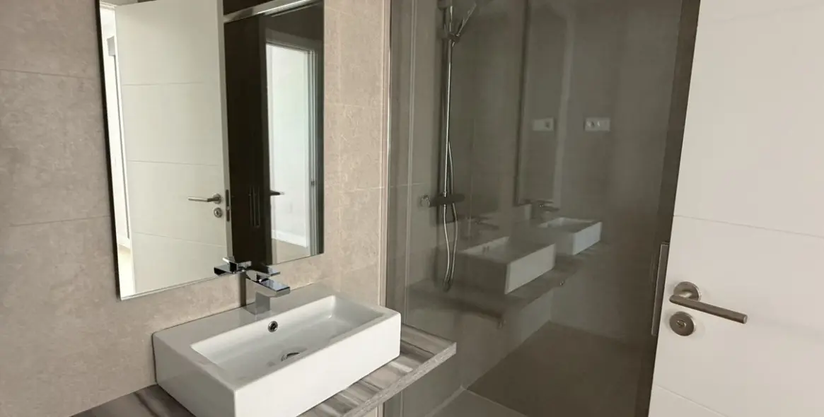 Venta de apartamento en planta media en Benalmadena Pueblo 36