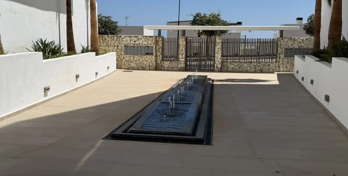 Venta de apartamento en planta media en Benalmadena Pueblo 50