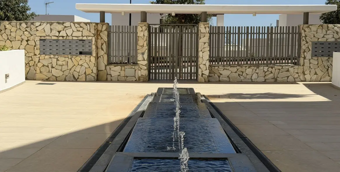 Venta de apartamento en planta media en Benalmadena Pueblo 52