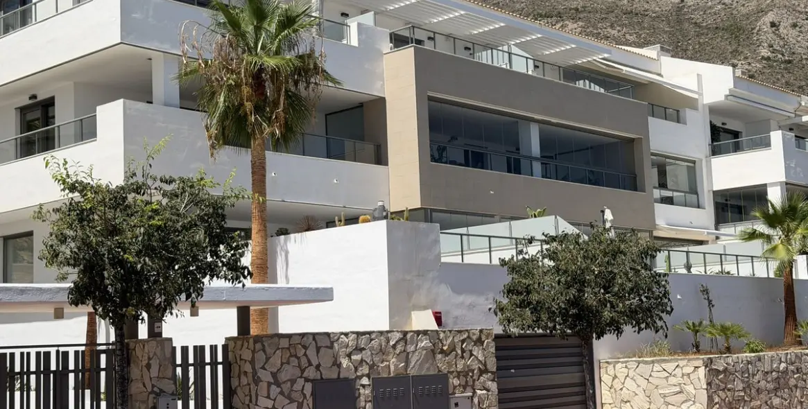 Venta de apartamento en planta media en Benalmadena Pueblo 56
