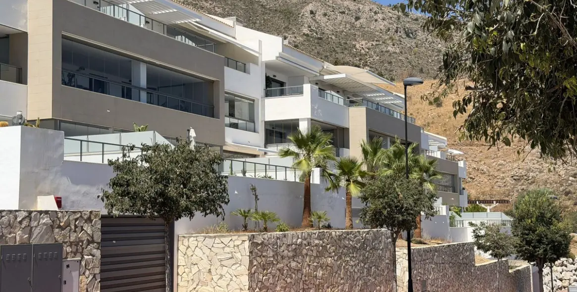 Venta de apartamento en planta media en Benalmadena Pueblo 59