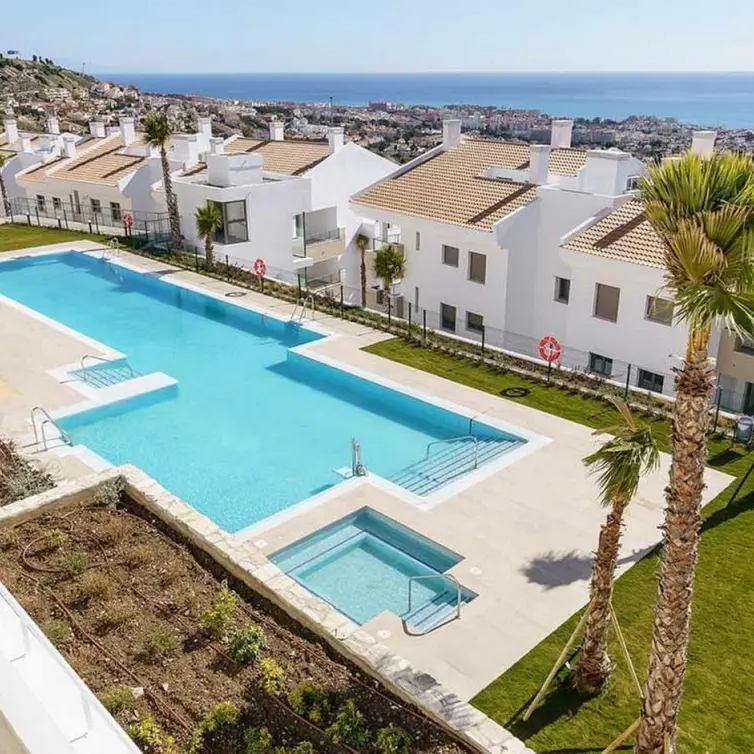 Sale of middle floor apartment in Benalmadena Pueblo