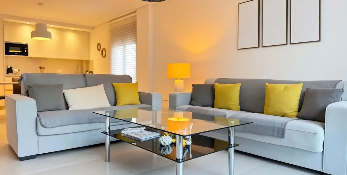 Venta de apartamento en planta media en Nueva Andalucía 3