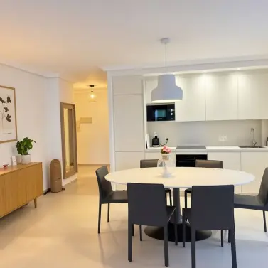 Venta de apartamento en planta media en Nueva Andalucía