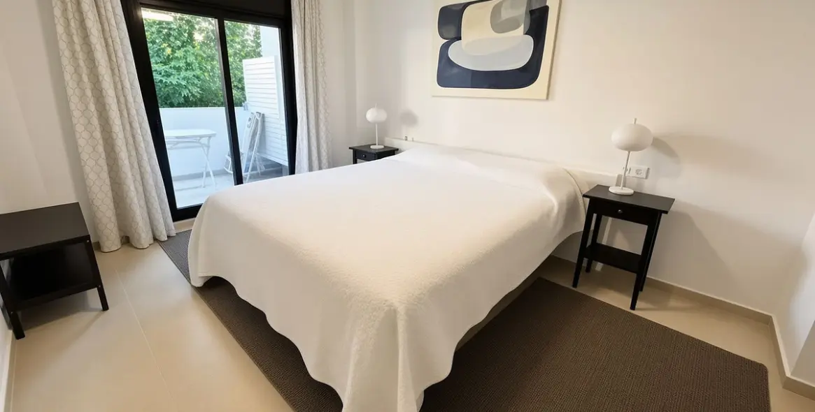 Venta de apartamento en planta media en Nueva Andalucía 6