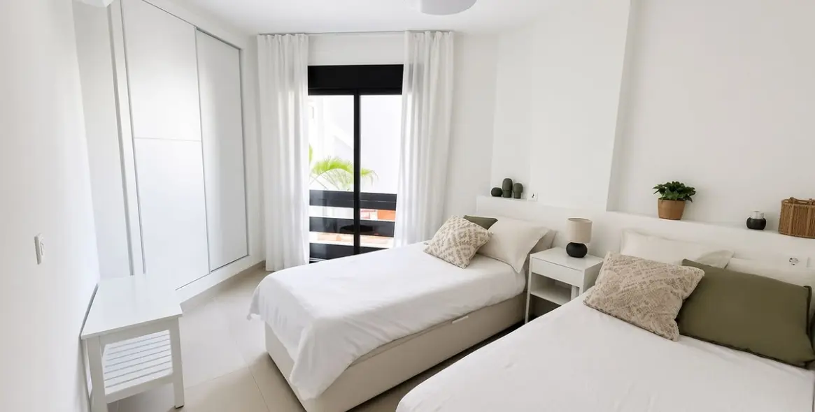 Venta de apartamento en planta media en Nueva Andalucía 11