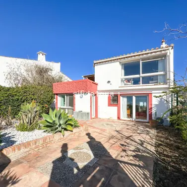 Venta de villa independiente en Estepona