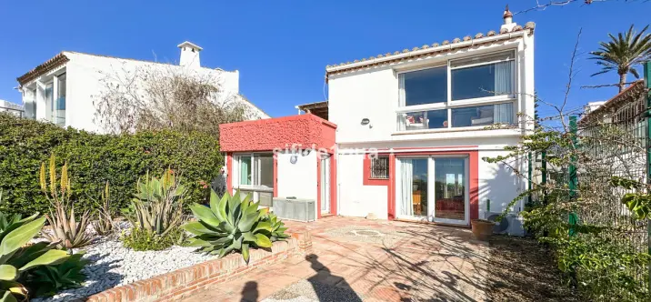 Venta de villa independiente en Estepona 0