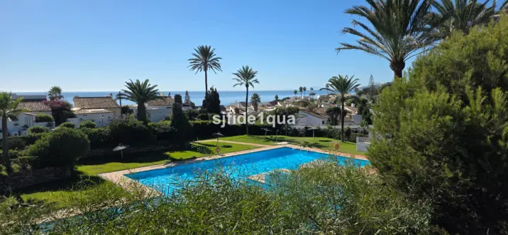 Venta de villa independiente en Estepona 1