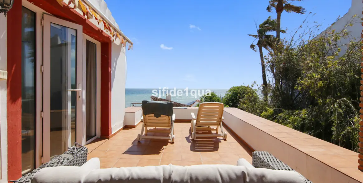 Venta de villa independiente en Estepona 3