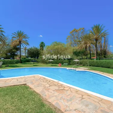 Venta de villa independiente en Estepona