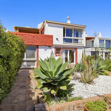 Venta de villa independiente en Estepona