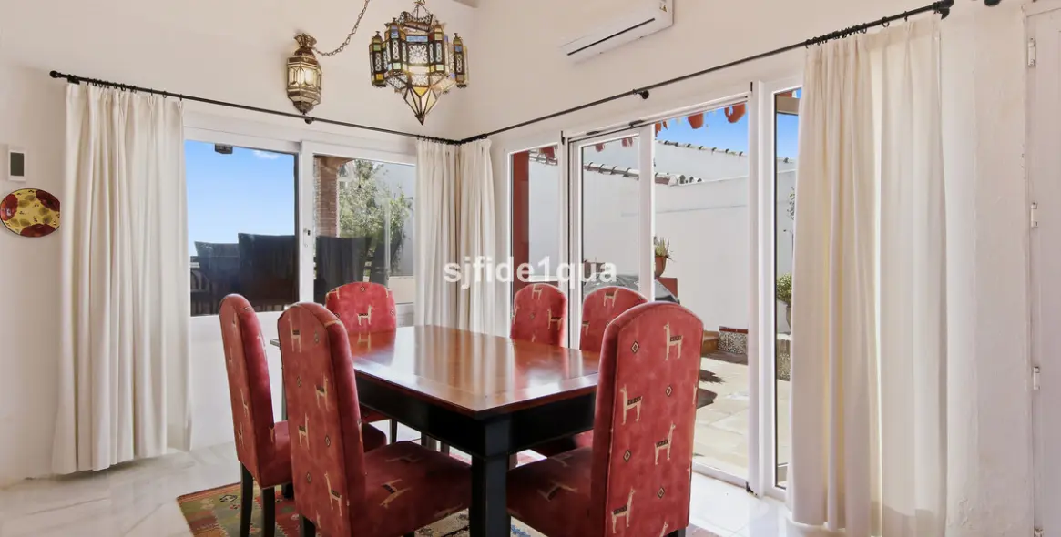 Venta de villa independiente en Estepona 10
