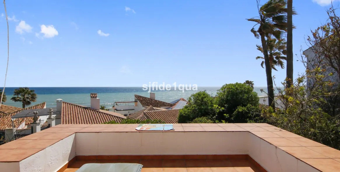 Venta de villa independiente en Estepona 16
