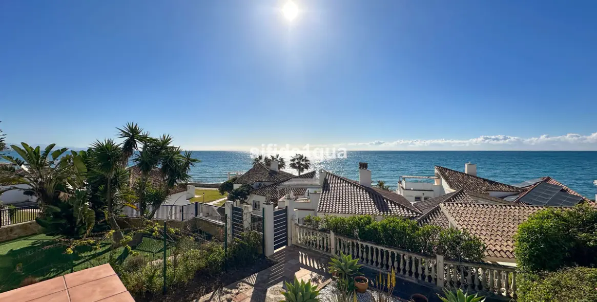 Venta de villa independiente en Estepona 17
