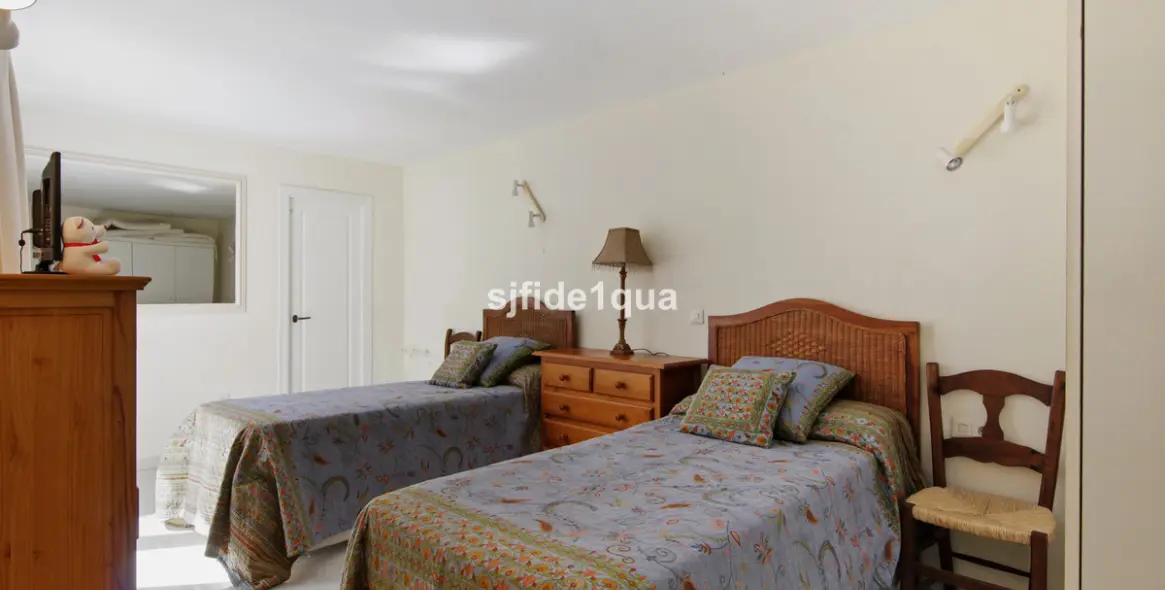 Venta de villa independiente en Estepona 25