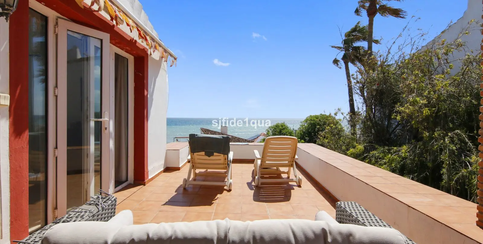 Продажа  отдельно стоящей виллы в Estepona 3