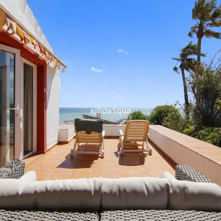 Venta de villa independiente en Estepona