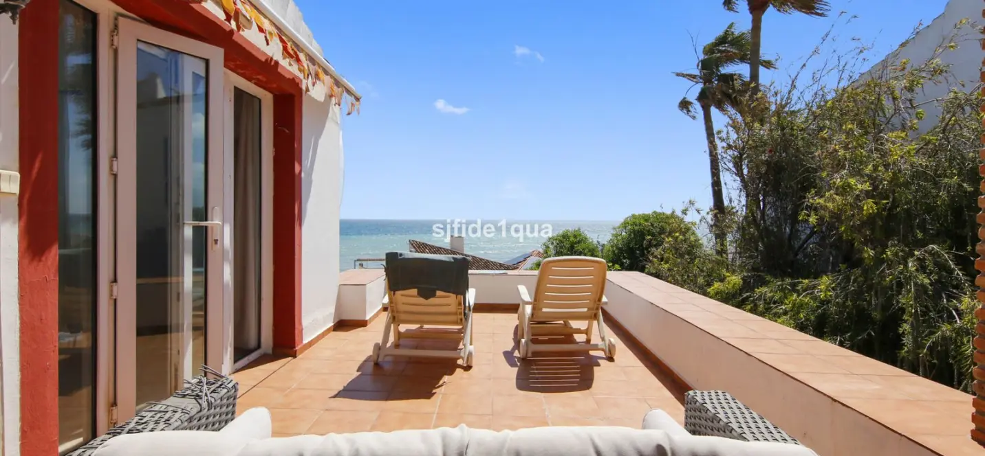 Venta de villa independiente en Estepona 2
