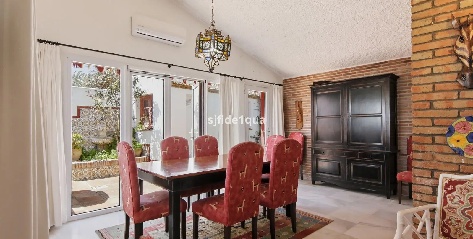 Продажа  отдельно стоящей виллы в Estepona 11