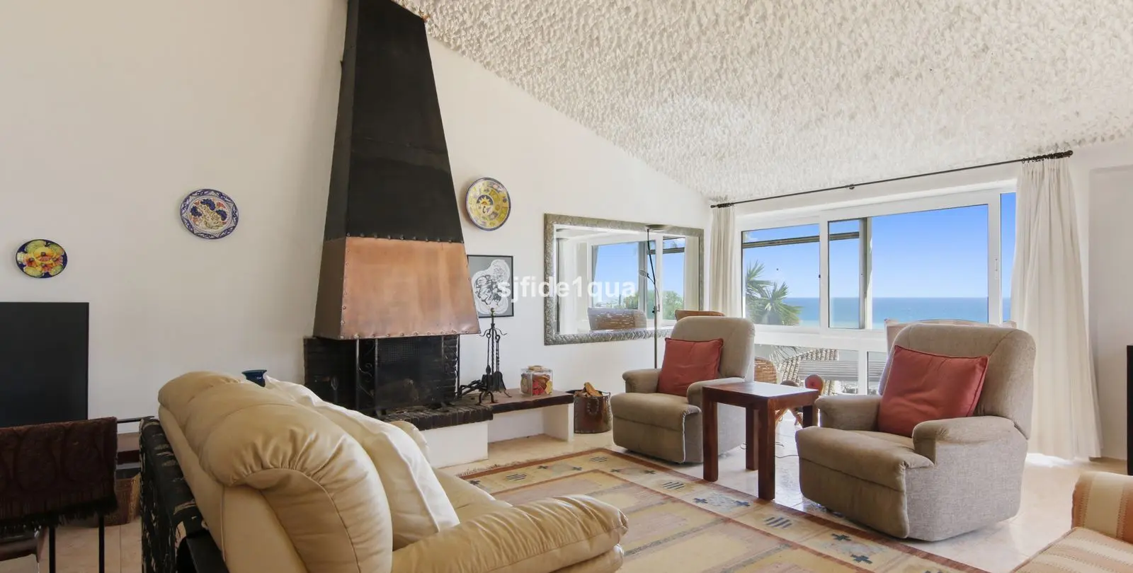 Продажа  отдельно стоящей виллы в Estepona 19