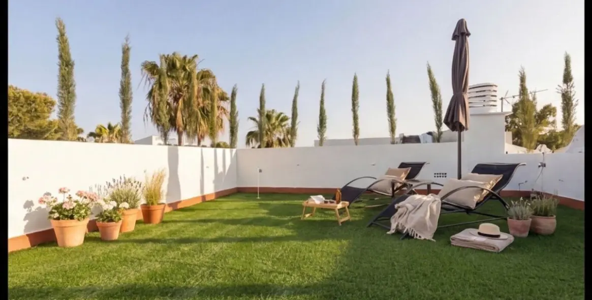 Sale of penthouse in Elviria 4