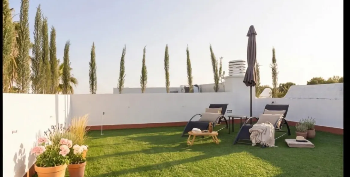 Sale of penthouse in Elviria 6